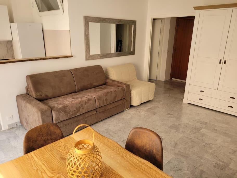 Studio Entre Plages Et Monaco Climatise Parking Roquebrune-Cap-Martin Exterior foto
